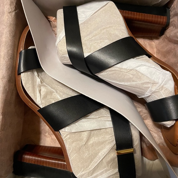 Olinda Sandal - Picture 2 of 3